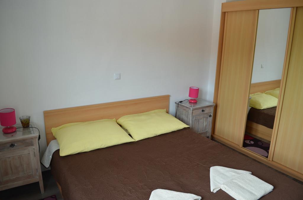 Apartments Nina Baska  Bagian luar foto