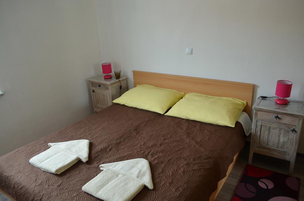 Apartments Nina Baska  Bagian luar foto