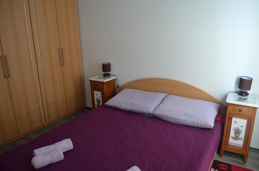 Apartments Nina Baska  Bagian luar foto